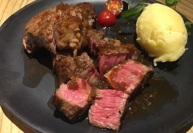 肉料理がお薦めです