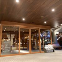 イーストの外観