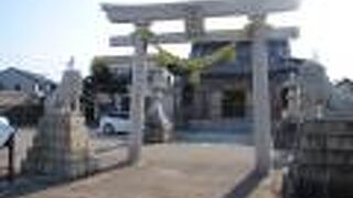 日本海の海辺にある神社です。