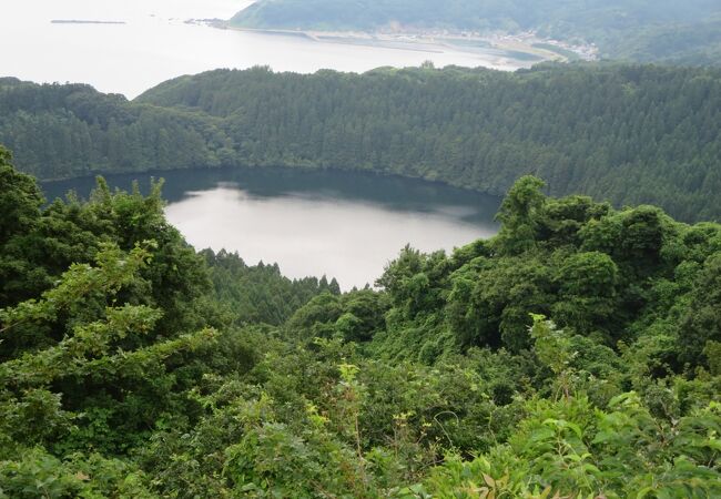 男鹿半島にあるマール(特殊な火山湖）