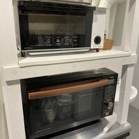 オーブンもただ長期滞在者がずっと使ってるキッチン