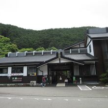 建物は一見すると旅館の様ですが、特に特異的な施設はありません