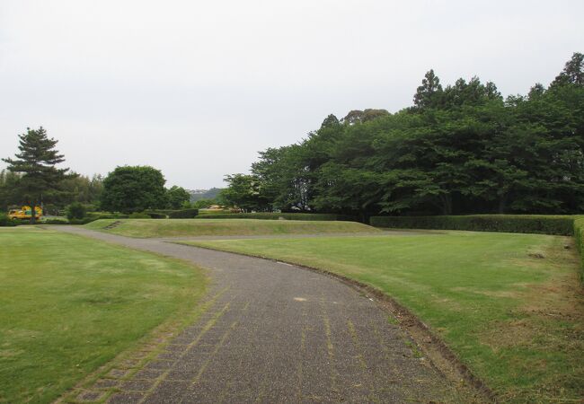 国分尼寺跡も史跡公園に含めて欲しいです。