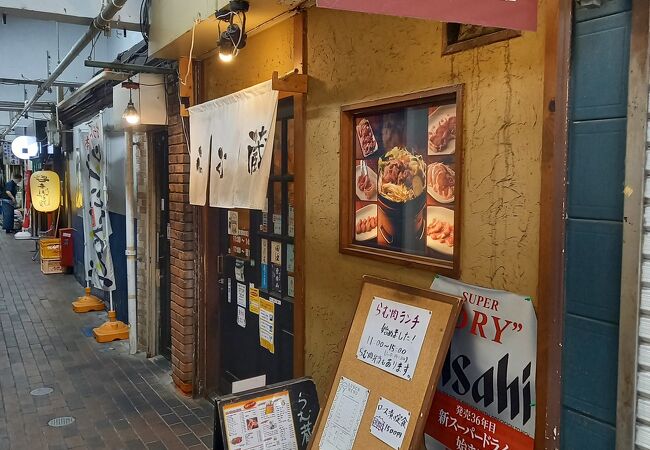 (らむ蔵)店員さんは外国の女性で東欧系の感じ