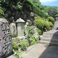 ５金葷酒の戒壇石、庚申塔等