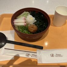 冷やし梅わかめうどん