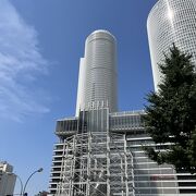 名古屋駅前ロータリーのモニュメント