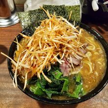 大盛の辛ネギトッピングです