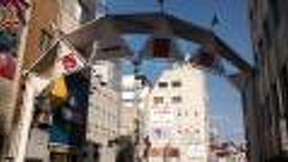 夕方以降に特に賑わいます