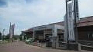 企画展で小海線を走った蒸気機関車の写真やプレートなど鉄道コレクションが行われていました