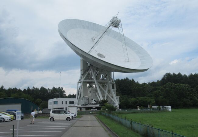 45m電波望遠鏡をはじめ、迫力ある望遠鏡が並んでいます