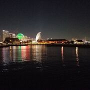 大桟橋に向かう途中からの夜景