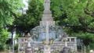 和歌山市では1945年7月9-10日の空襲で多くの犠牲者が出ました