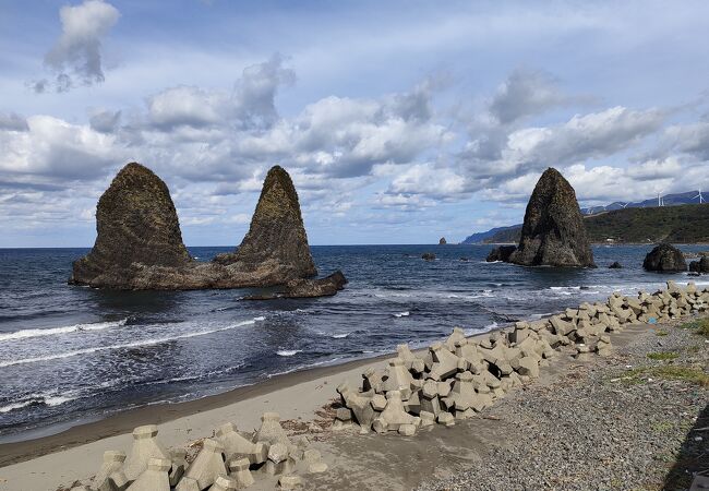 三本杉岩