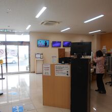 トヨタレンタカー那覇空港店