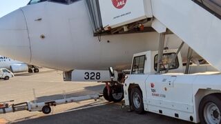 飛行機の近くまで