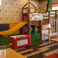 カフェスペースのキッズパーク
