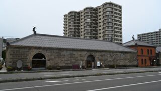 こういう建物の再利用は欧州では当たり前だが日本には少ないので貴重。