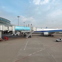 機内から見るエプロン、旅情を誘います