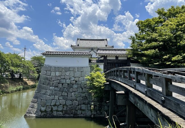 休館日は木曜日と金曜日