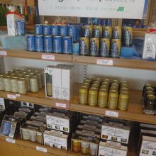 お土産コーナーでは直売もやっている