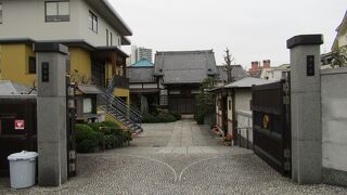 観光目的で訪れるお寺ではないかと