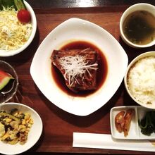 まぐろのカマ煮つけランチ