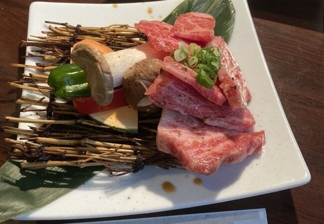 炭火焼肉 伊賀よし