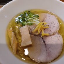 鶏塩ラーメン　丁寧な造りだ