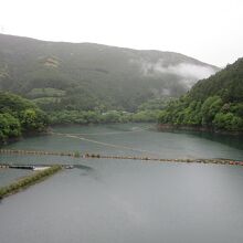 「二川ダム」によって形成されたダム湖は特に名前はありません