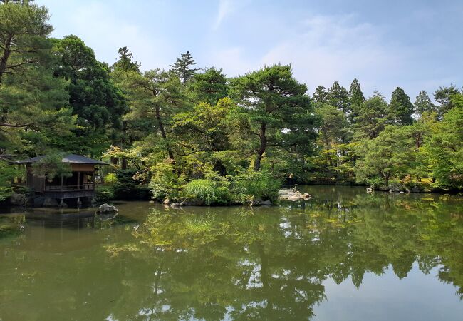 見どころ多い大名庭園 （清水園）