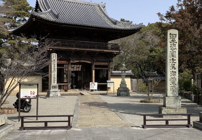 聖徳太子と関わりのあるお寺です。国宝や太子堂は国宝です。