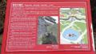 久慶門入ってすぐ。