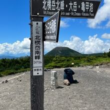 遠くの山は蓼科山