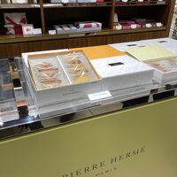 ピエール・エルメ・パリ 日本橋三越店