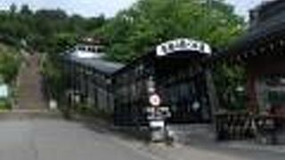 飯盛山を登るエスカレーター