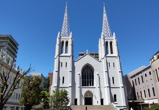 ゴシック建築が重厚