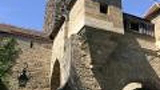 上を歩くことができす