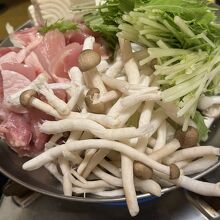 鍋　待たされたけど、ボリューム◎