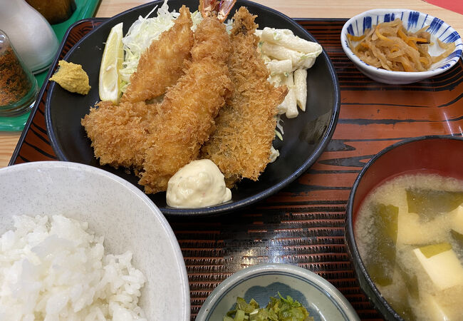 成増駅:ミックスフライ定食