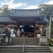 東大寺バスターミナルの裏手にある神社