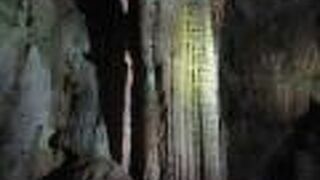 ひときわ目立つ柱