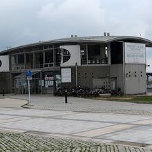 門司港側の乗り場、門司港桟橋(マリンゲートもじ)です