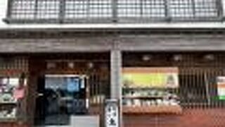 バスを一本遅らせてようやくランチにありつきました