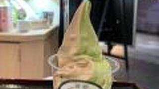 ラーメンの後はソフトで安定の抹茶