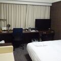 ビジネスホテルですが、部屋もベッドもゆったりとした広さ等、若干ランクが上のホテルだと思います。