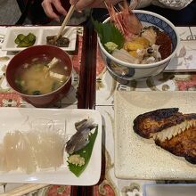 銀鱈とイカ刺し定食