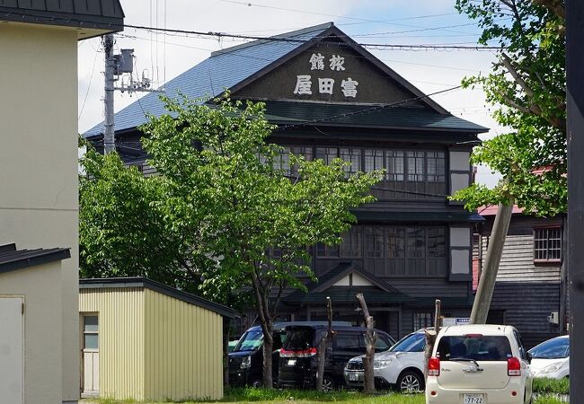 緒形拳主演の映画「魚影の群れ」のロケにも使用された「旧富田屋旅館」