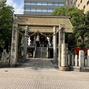 創建はこの地がまだ海だった頃に遡る古い神社