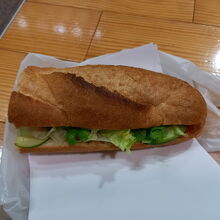 バインミーのハーフ480円